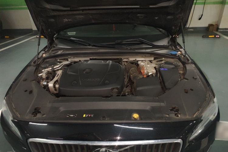 Used Volvo S90 New Energy 2021 T8 e-Drive Hybrid Luxury Edition Engine Bay