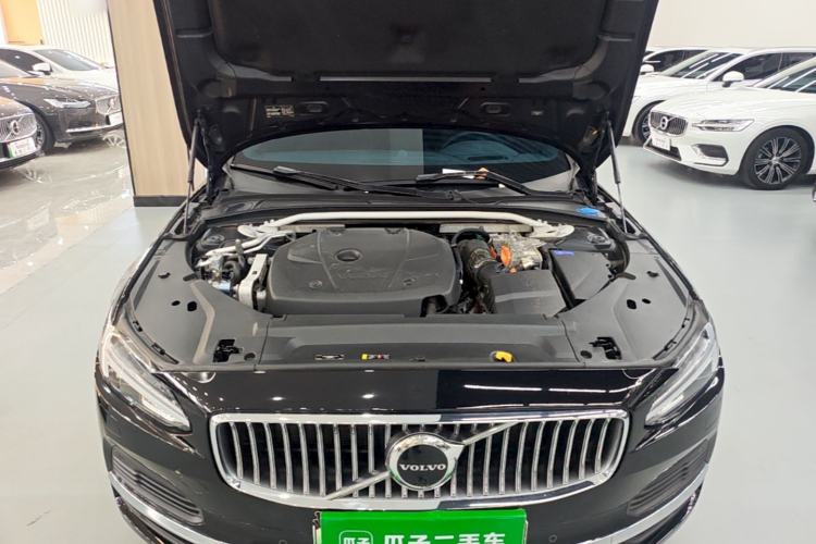 Used Volvo S90 New Energy 2021 T8 e-Drive Hybrid Luxury Edition Engine Bay