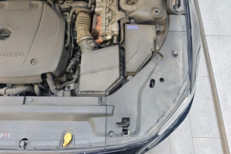 Used Volvo S90 New Energy 2021 T8 e-Drive Hybrid Luxury Edition Engine Bay Left