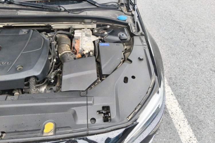 Used Volvo S90 New Energy 2021 T8 eDrive Hybrid Zhiyi Luxury Edition Engine Bay Left