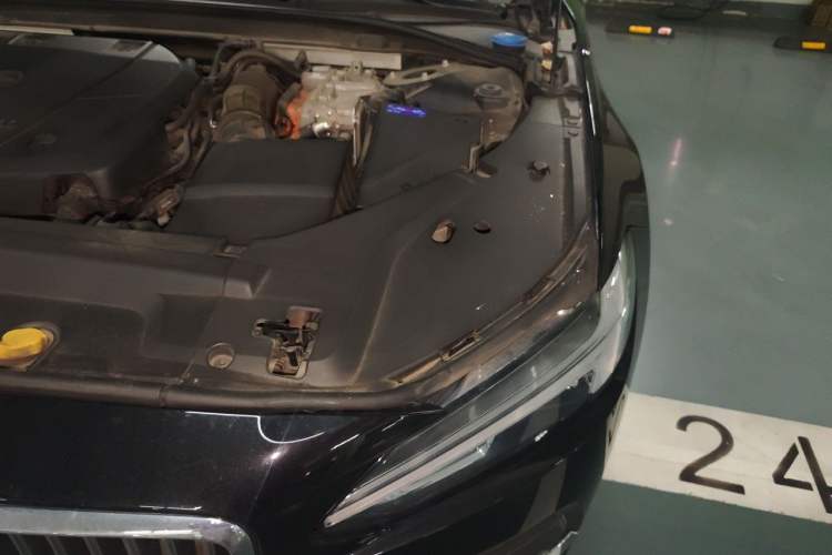 Used Volvo S90 New Energy 2021 T8 e-Drive Hybrid Luxury Edition Engine Bay Left