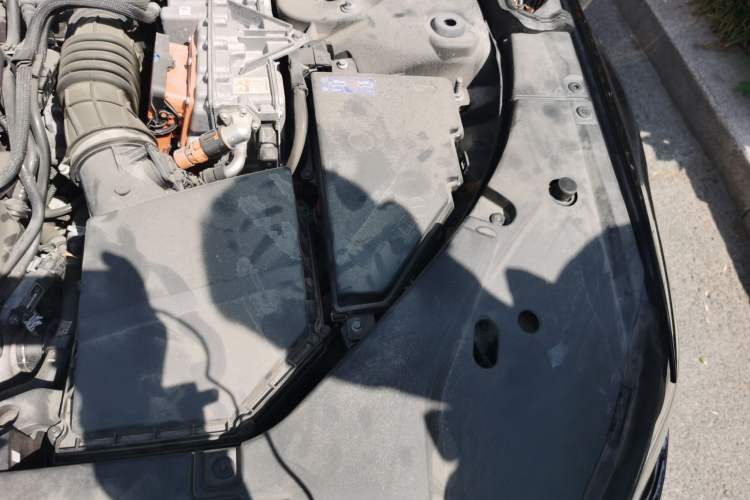 Used Volvo S90 New Energy 2021 T8 eDrive Hybrid Zhiyi Luxury Edition Engine Bay Left