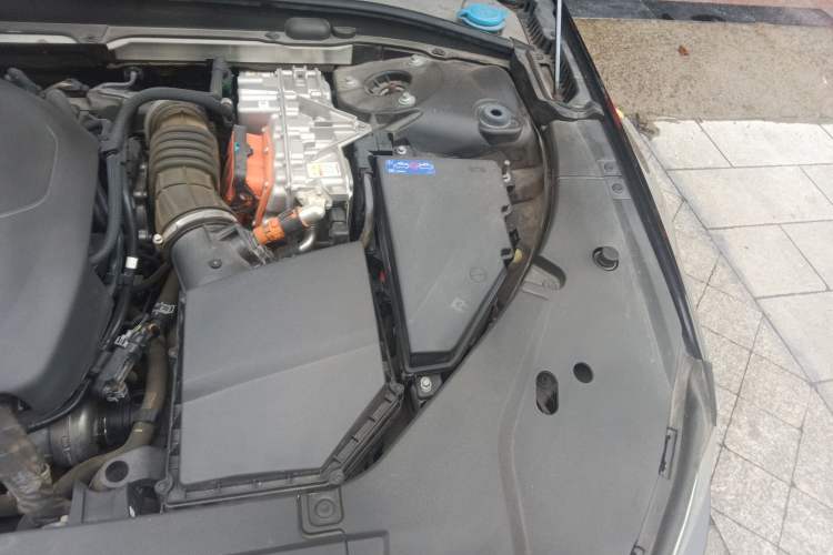 Used Volvo S90 New Energy 2021 T8 eDrive Hybrid Zhiyi Luxury Edition Engine Bay Left