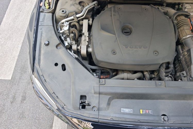 Used Volvo S90 New Energy 2021 T8 e-Drive Hybrid Luxury Edition Engine Bay Right