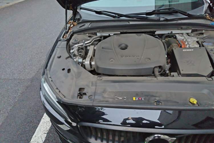 Used Volvo S90 New Energy 2021 T8 eDrive Hybrid Zhiyi Luxury Edition Engine Bay Right