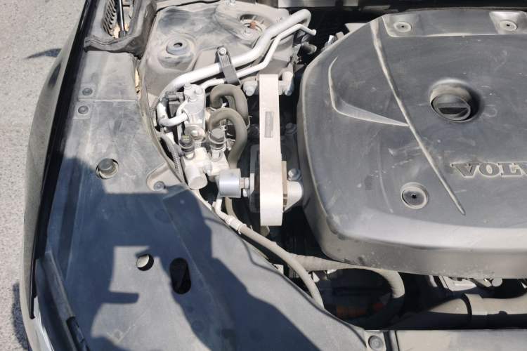 Used Volvo S90 New Energy 2021 T8 eDrive Hybrid Zhiyi Luxury Edition Engine Bay Right