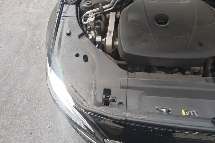Used Volvo S90 New Energy 2021 T8 eDrive Hybrid Zhiyi Luxury Edition Engine Bay Right