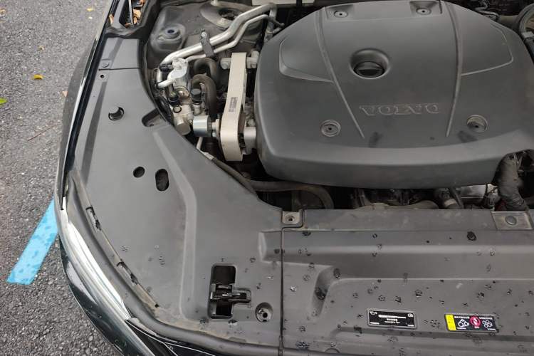 Used Volvo S90 New Energy 2021 T8 eDrive Hybrid Zhiyi Luxury Edition Engine Bay Right
