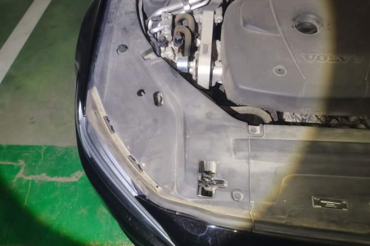 Used Volvo S90 New Energy 2021 T8 eDrive Hybrid Zhiyi Luxury Edition Engine Bay Right