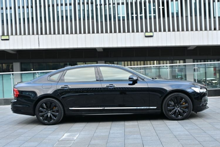 Used Volvo S90 New Energy 2021 T8 eDrive Hybrid Zhiyi Luxury Edition Exterior 1