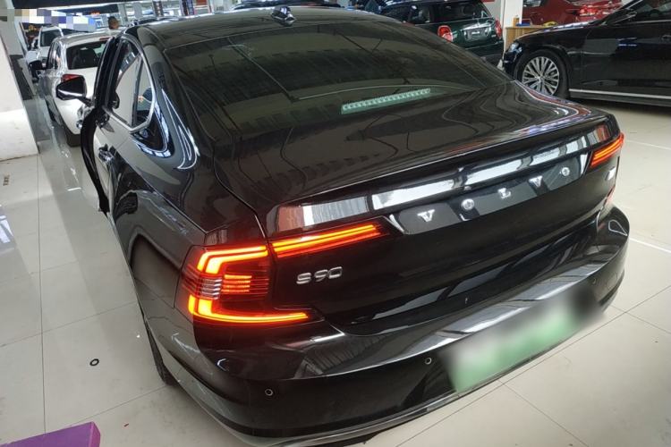 Used Volvo S90 New Energy 2021 T8 eDrive Hybrid Zhiyi Luxury Edition Exterior 2