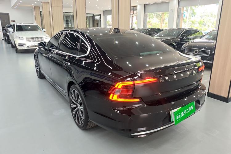 Used Volvo S90 New Energy 2021 T8 e-Drive Hybrid Luxury Edition Exterior 2