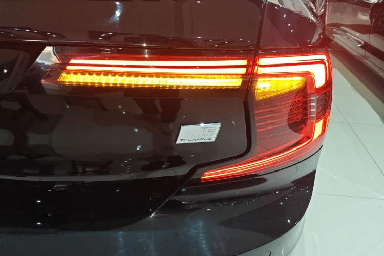 Used Volvo S90 New Energy 2021 T8 eDrive Hybrid Zhiyi Luxury Edition Exterior 2