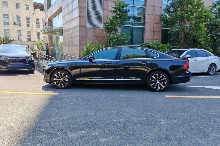 Used Volvo S90 New Energy 2021 T8 eDrive Hybrid Zhiyi Luxury Edition Exterior 2