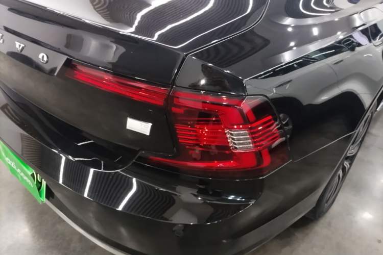 Used Volvo S90 New Energy 2021 T8 eDrive Hybrid Zhiyi Luxury Edition Exterior 3