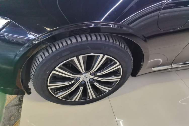 Used Volvo S90 New Energy 2021 T8 eDrive Hybrid Zhiyi Luxury Edition Exterior 4