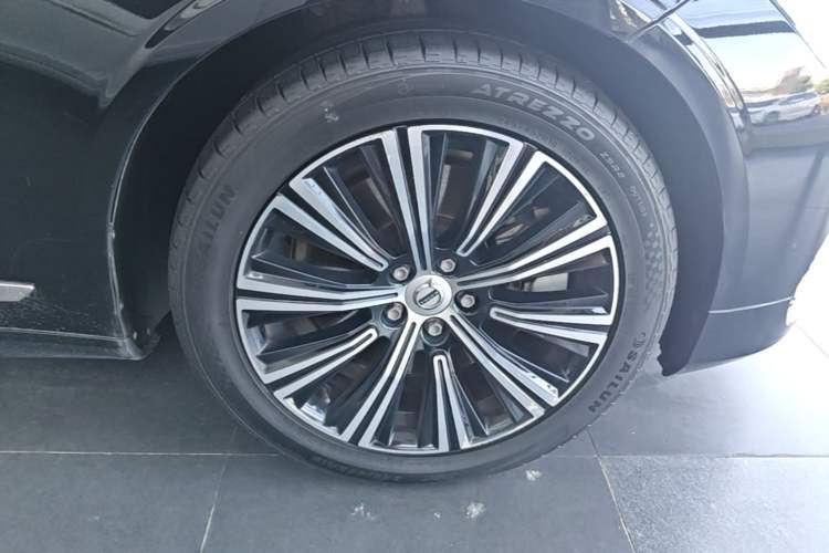 Used Volvo S90 New Energy 2021 T8 eDrive Hybrid Zhiyi Luxury Edition Exterior 5