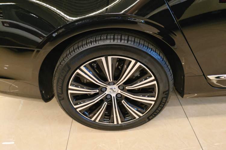 Used Volvo S90 New Energy 2021 T8 eDrive Hybrid Zhiyi Luxury Edition Exterior 5