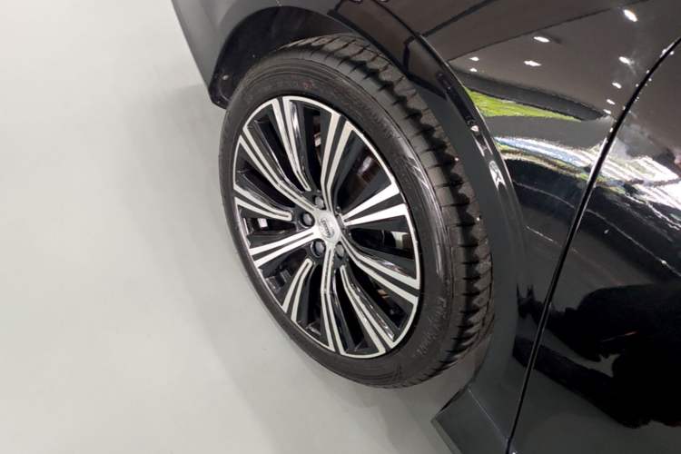 Used Volvo S90 New Energy 2021 T8 e-Drive Hybrid Luxury Edition Exterior 5