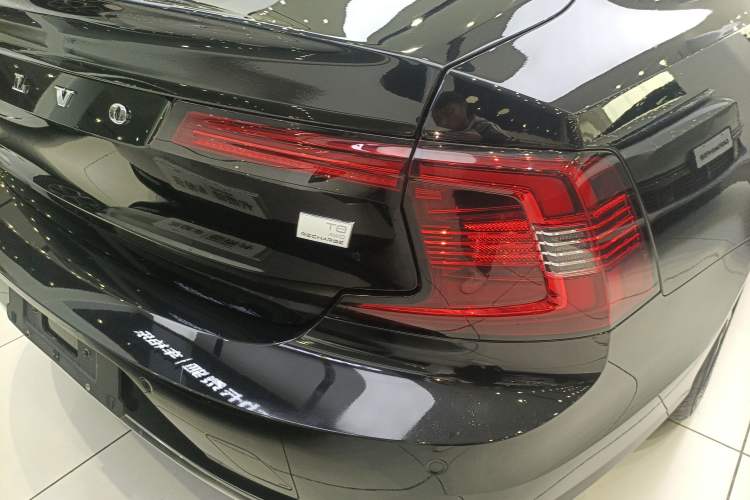 Used Volvo S90 New Energy 2021 T8 eDrive Hybrid Zhiyi Luxury Edition Exterior 6