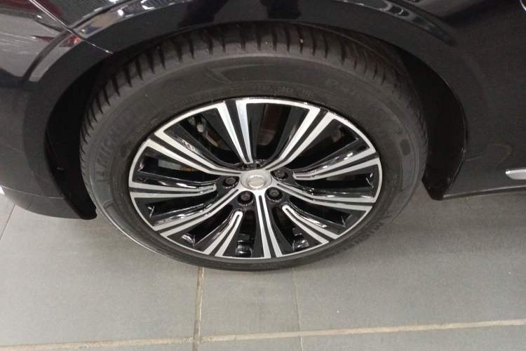 Used Volvo S90 New Energy 2021 T8 eDrive Hybrid Zhiyi Luxury Edition Exterior 6