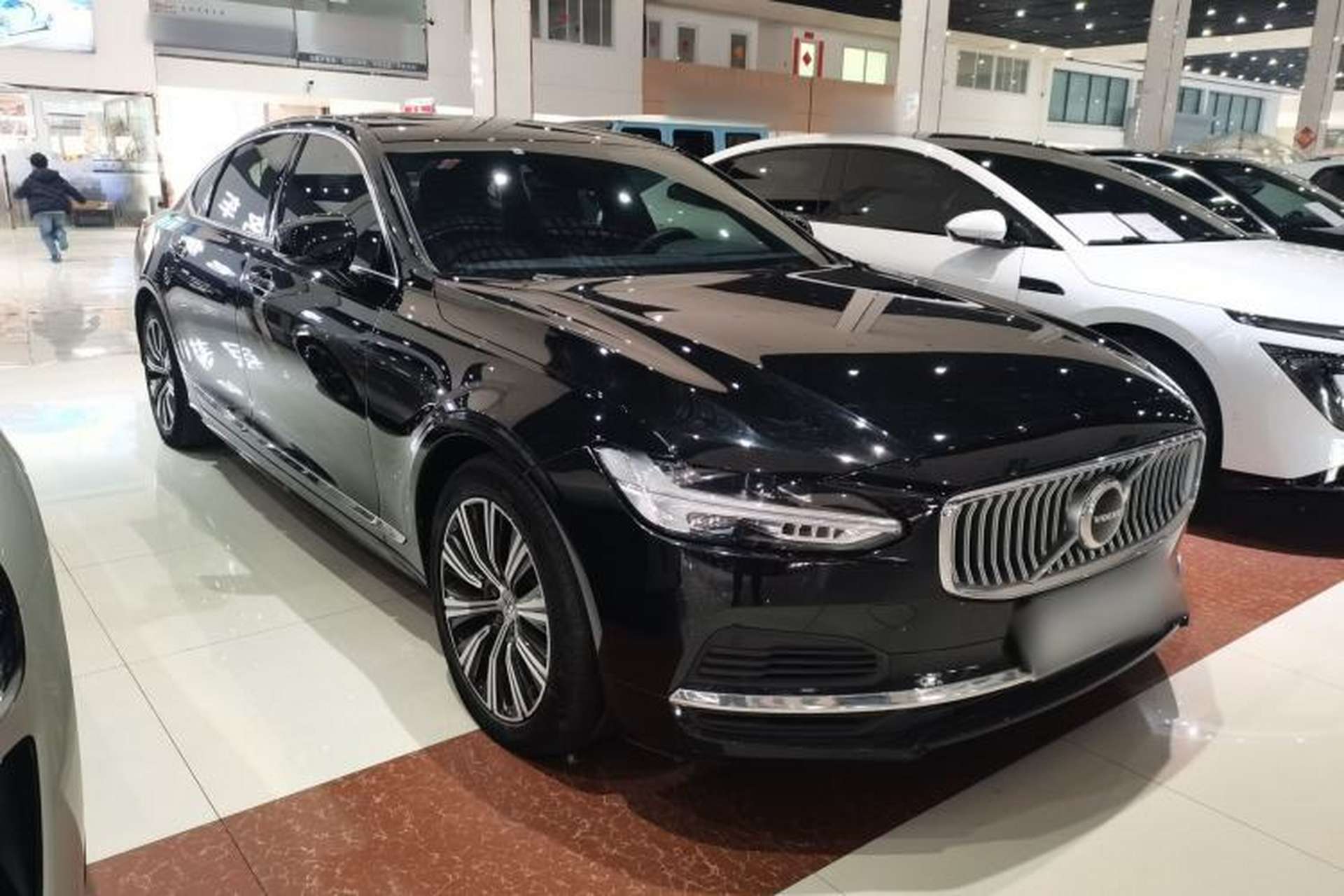Used Volvo S90 New Energy 2021 T8 eDrive Hybrid Zhiyi Luxury Edition Front Right 45 Deg