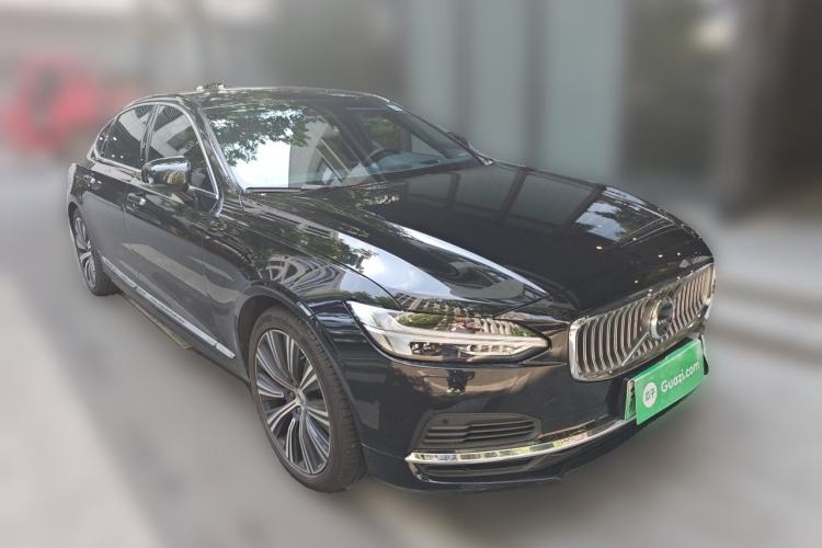 Used Volvo S90 New Energy 2021 T8 e-Drive Hybrid Luxury Edition Front Right 45 Deg
