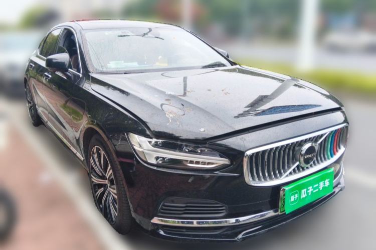 Used Volvo S90 New Energy 2021 T8 eDrive Hybrid Zhiyi Luxury Edition Front Right 45 Deg