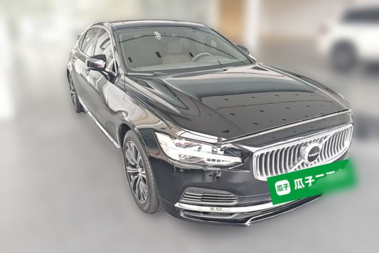 Used Volvo S90 New Energy 2021 T8 eDrive Hybrid Zhiyi Luxury Edition Front Right 45 Deg