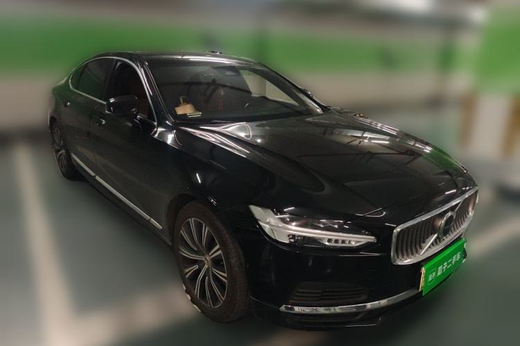 Used Volvo S90 New Energy 2021 T8 e-Drive Hybrid Luxury Edition Front Right 45 Deg