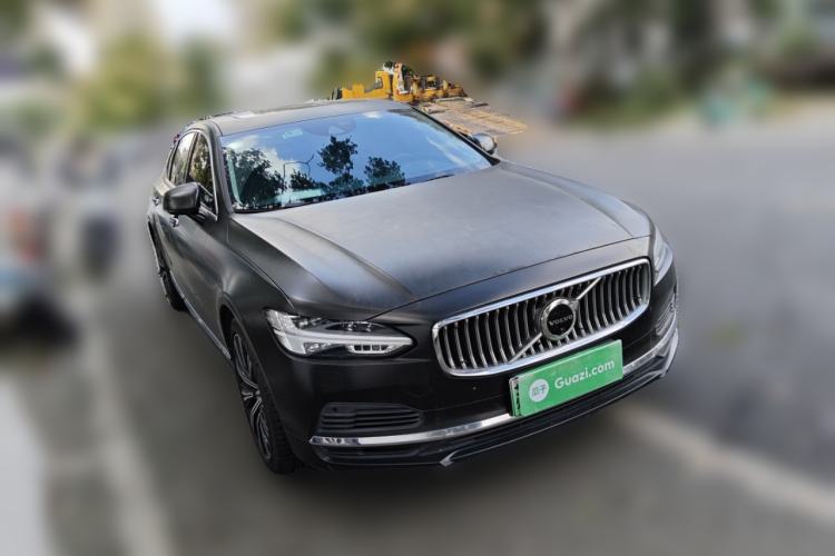 Used Volvo S90 New Energy 2021 T8 e-Drive Hybrid Luxury Edition Front Right 45 Deg