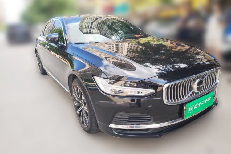 Used Volvo S90 New Energy 2021 T8 eDrive Hybrid Zhiyi Luxury Edition Front Right 45 Deg
