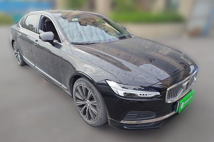 Used Volvo S90 New Energy 2021 T8 eDrive Hybrid Zhiyi Luxury Edition Front Right 45 Deg