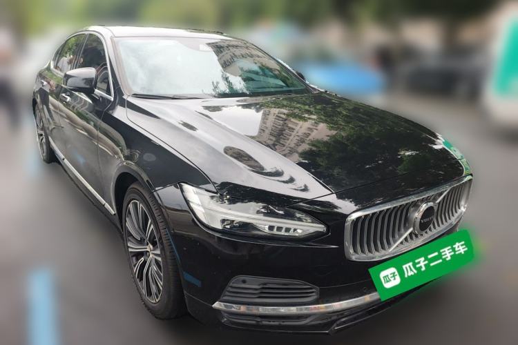 Used Volvo S90 New Energy 2021 T8 eDrive Hybrid Zhiyi Luxury Edition Front Right 45 Deg