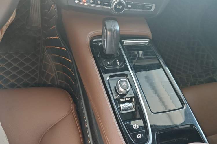 Used Volvo S90 New Energy 2021 T8 eDrive Hybrid Zhiyi Luxury Edition Gear Lever