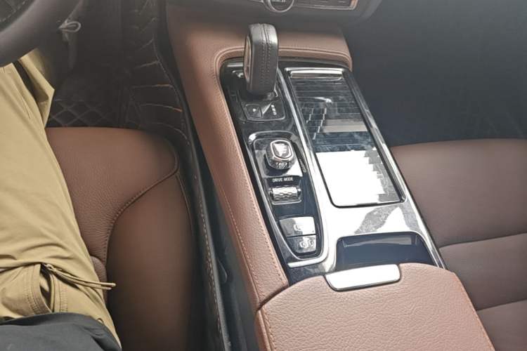 Used Volvo S90 New Energy 2021 T8 eDrive Hybrid Zhiyi Luxury Edition Gear Lever