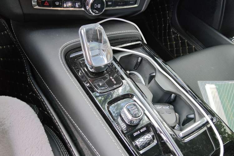 Used Volvo S90 New Energy 2021 T8 e-Drive Hybrid Luxury Edition Gear Lever