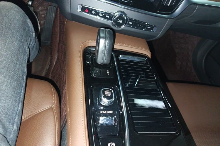 Used Volvo S90 New Energy 2021 T8 eDrive Hybrid Zhiyi Luxury Edition Gear Lever