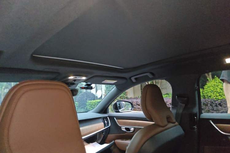 Used Volvo S90 New Energy 2021 T8 eDrive Hybrid Zhiyi Luxury Edition Headliner