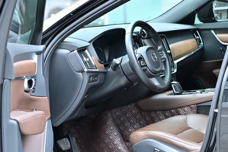Used Volvo S90 New Energy 2021 T8 eDrive Hybrid Zhiyi Luxury Edition Interior 2