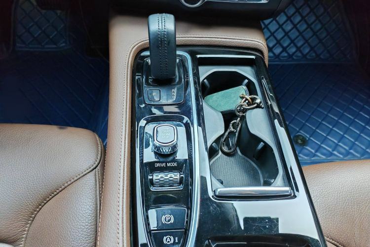 Used Volvo S90 New Energy 2021 T8 eDrive Hybrid Zhiyi Luxury Edition Interior 4