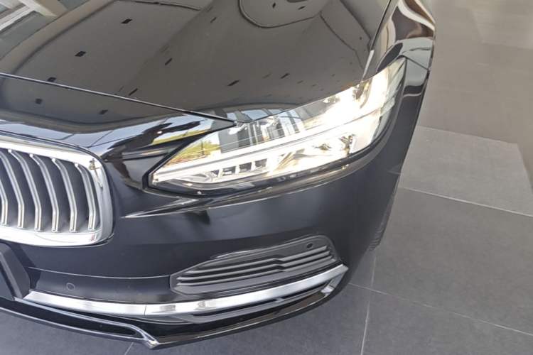 Used Volvo S90 New Energy 2021 T8 eDrive Hybrid Zhiyi Luxury Edition Left Front Headlight