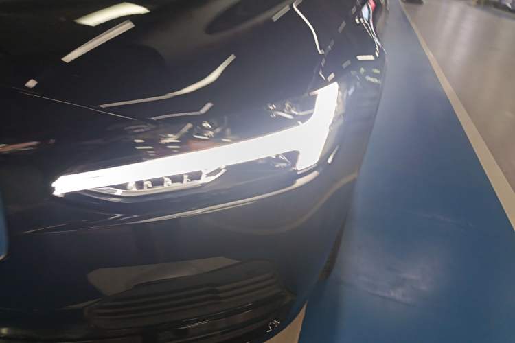 Used Volvo S90 New Energy 2021 T8 eDrive Hybrid Zhiyi Luxury Edition Left Front Headlight