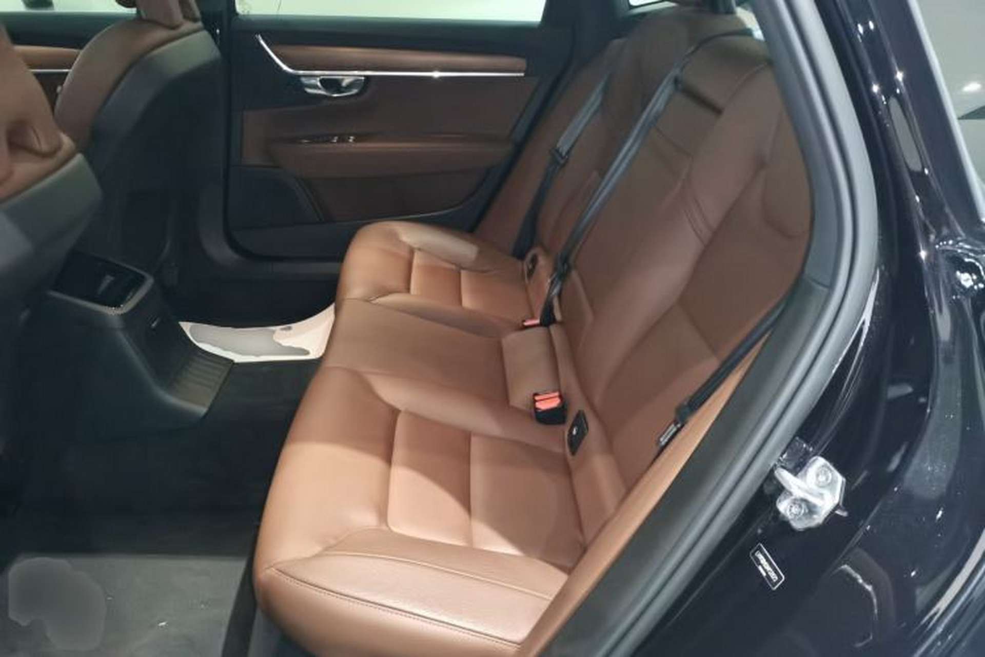 Used Volvo S90 New Energy 2021 T8 eDrive Hybrid Zhiyi Luxury Edition Left Rear Seat