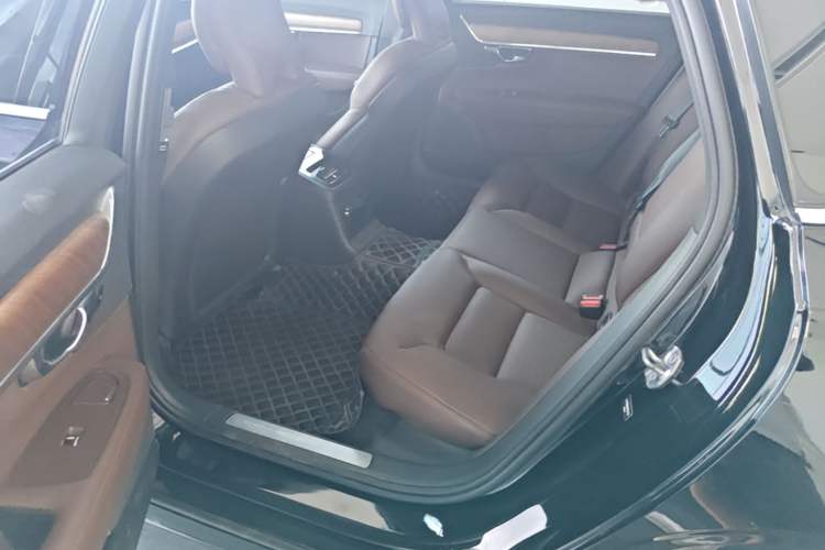 Used Volvo S90 New Energy 2021 T8 eDrive Hybrid Zhiyi Luxury Edition Left Rear Seat