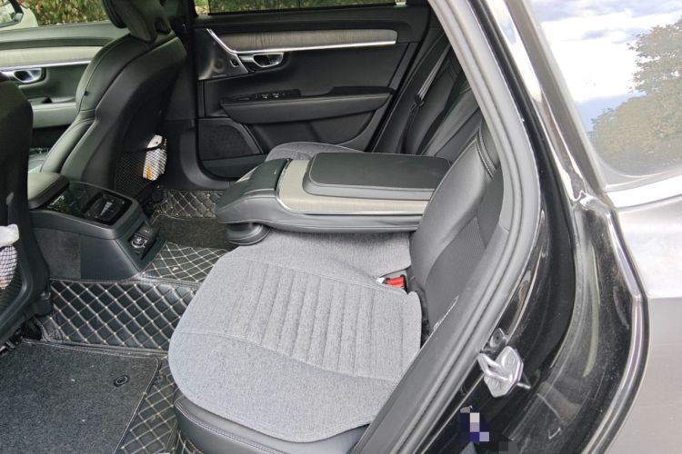 Used Volvo S90 New Energy 2021 T8 e-Drive Hybrid Luxury Edition Left Rear Seat