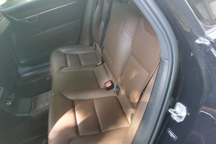 Used Volvo S90 New Energy 2021 T8 eDrive Hybrid Zhiyi Luxury Edition Left Rear Seat