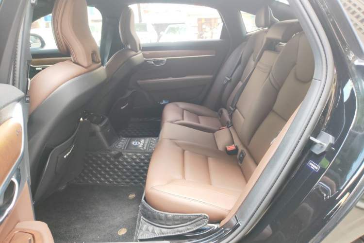 Used Volvo S90 New Energy 2021 T8 eDrive Hybrid Zhiyi Luxury Edition Left Rear Seat