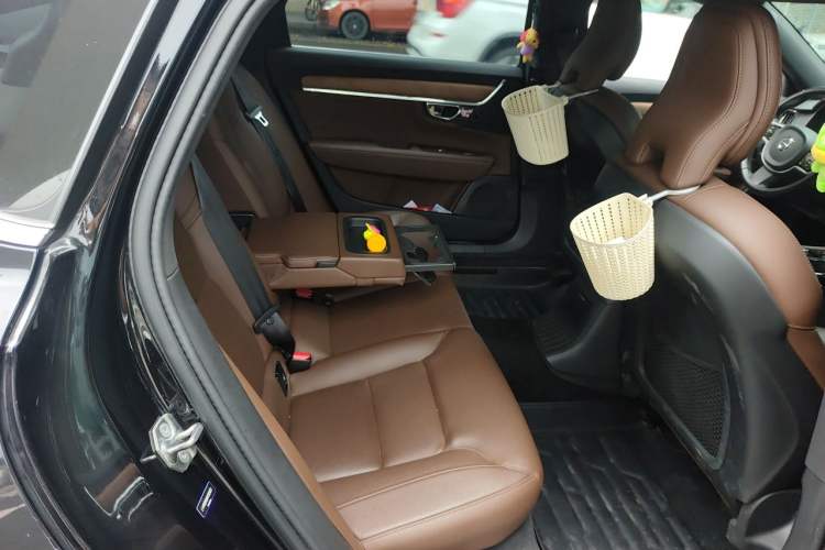 Used Volvo S90 New Energy 2021 T8 eDrive Hybrid Zhiyi Luxury Edition Left Rear Seat