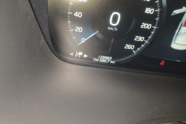 Used Volvo S90 New Energy 2021 T8 eDrive Hybrid Zhiyi Luxury Edition Odometer Close Up